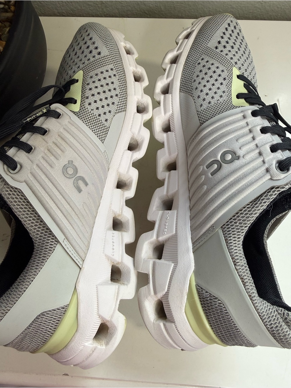 On Running  Cloudswift  women size 9 lace Up Running Shoes - Gray, Black - Picture 5 of 9